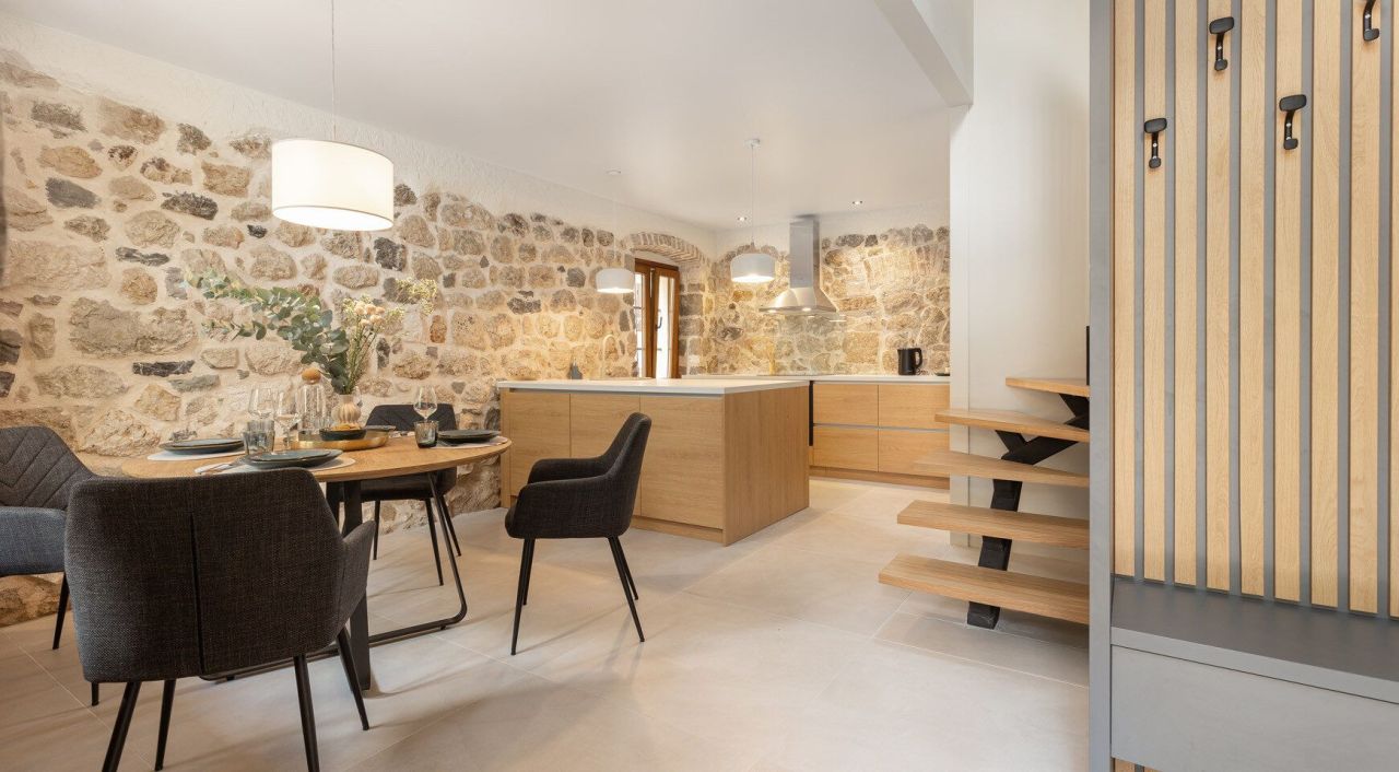 Дом в Которе, Черногория, 170 м² - фото 2