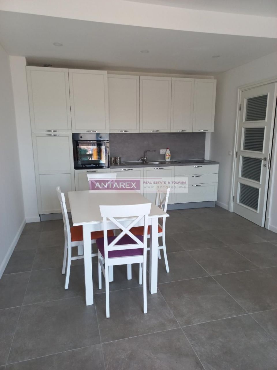 Апартаменты в Тивате, Черногория, 46 м² - фото 2