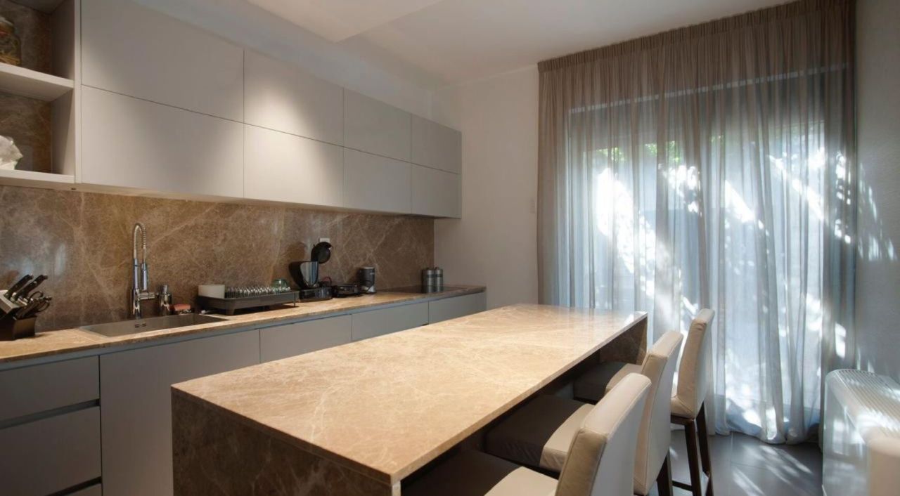 Вилла в Доброте, Черногория, 210 м² - фото 16