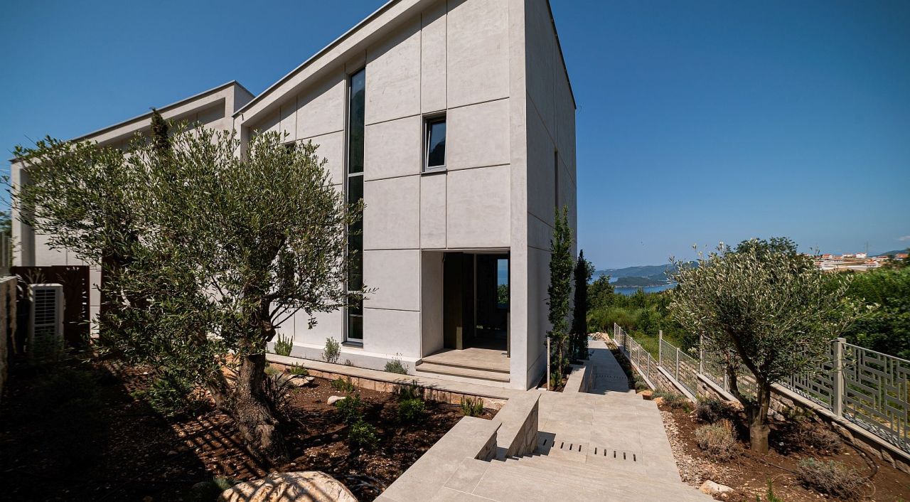 Вилла в Святом Стефане, Черногория, 230 м² - фото 6