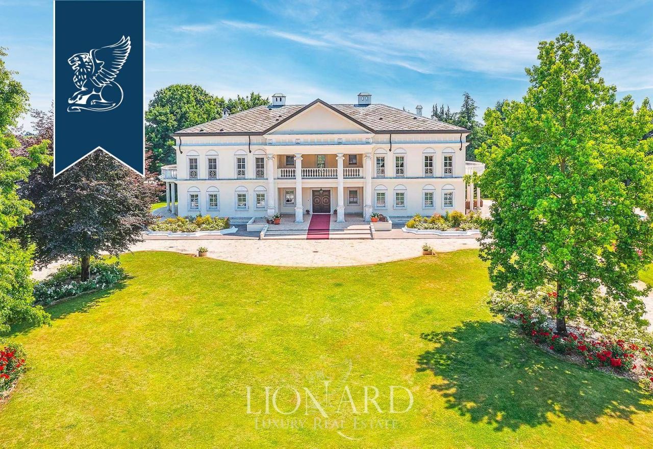 Вилла в Павии, Италия, 1 800 м² - фото 3