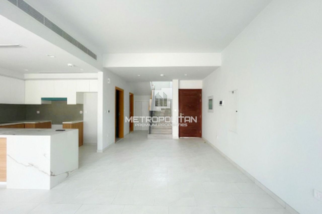 Таунхаус в Дубае, ОАЭ, 181 м² - фото 1