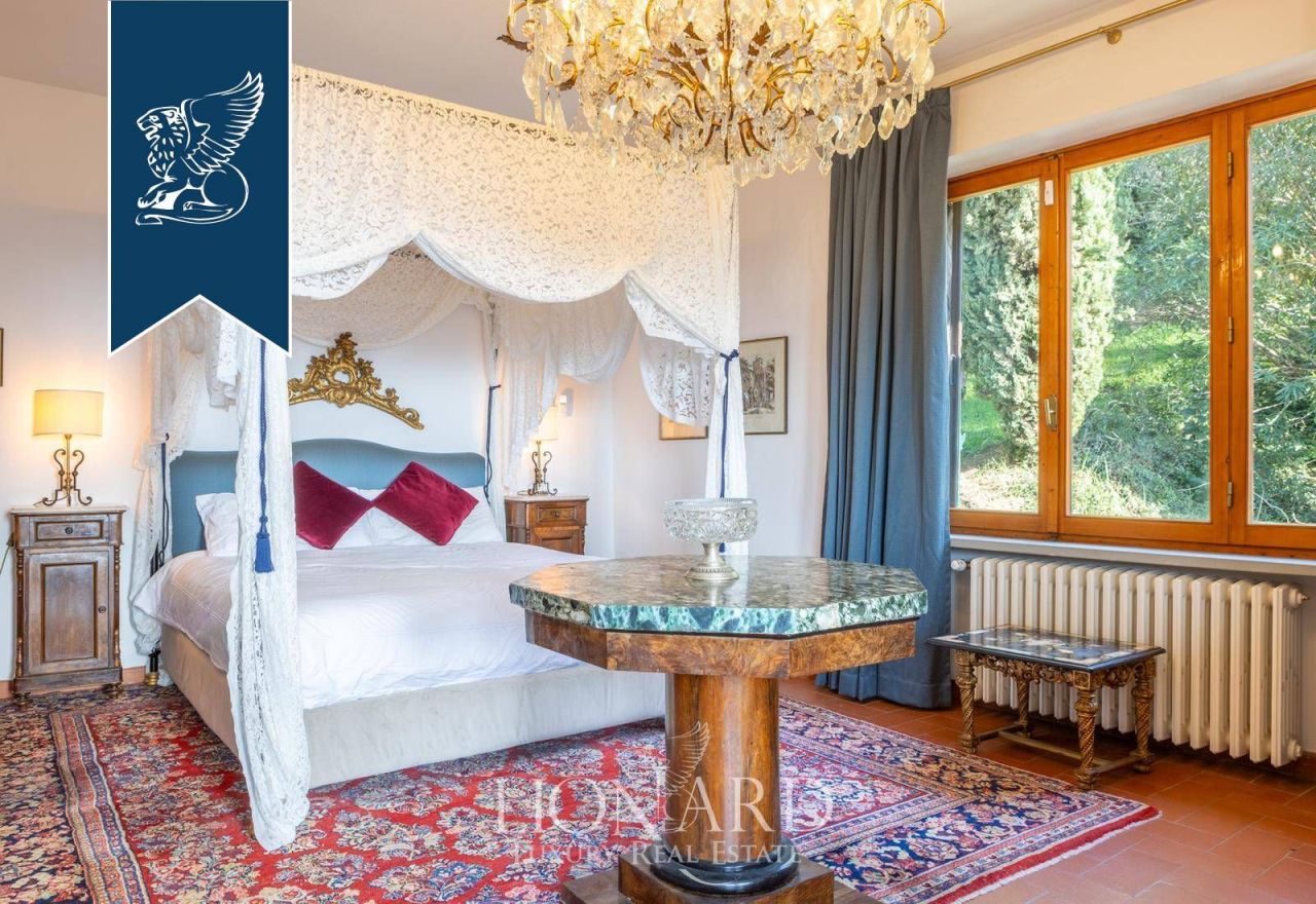 Вилла во Флоренции, Италия, 350 м² - фото 18