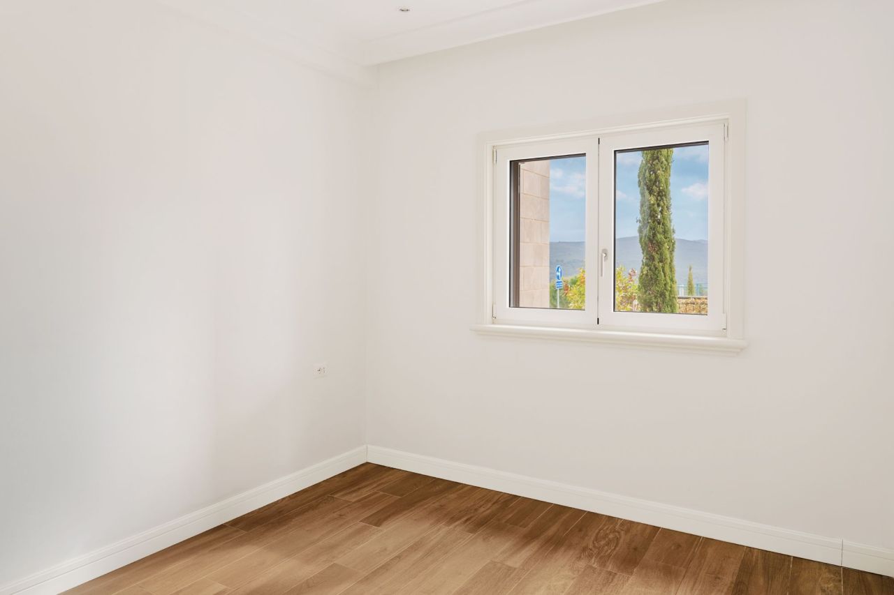 Апартаменты в Тивате, Черногория, 80 м² - фото 6