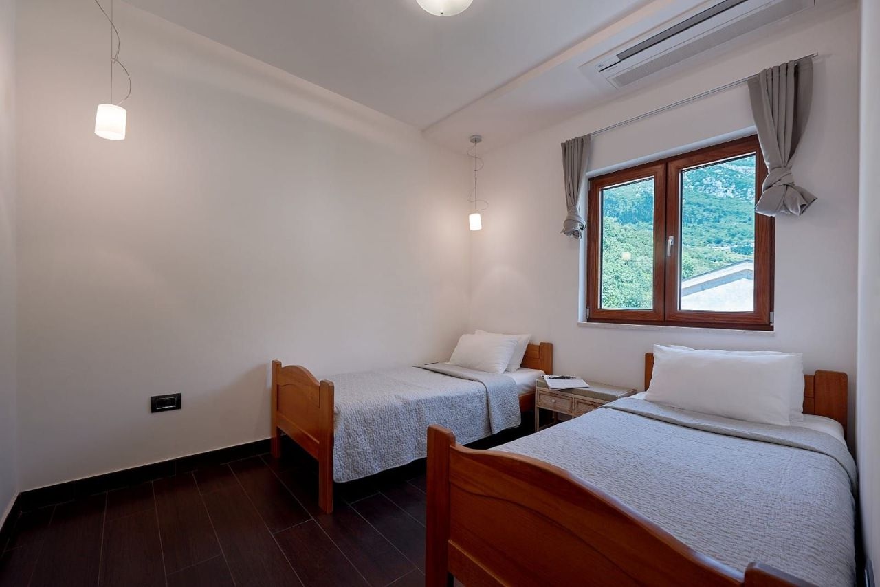 Апартаменты в Рисане, Черногория, 92 м² - фото 6