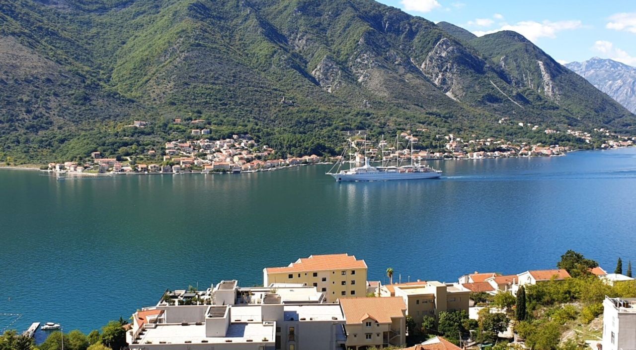 Квартира в Доброте, Черногория, 74 м² - фото 12