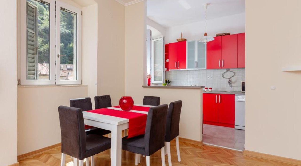 Квартира в Которе, Черногория, 62 м² - фото 2