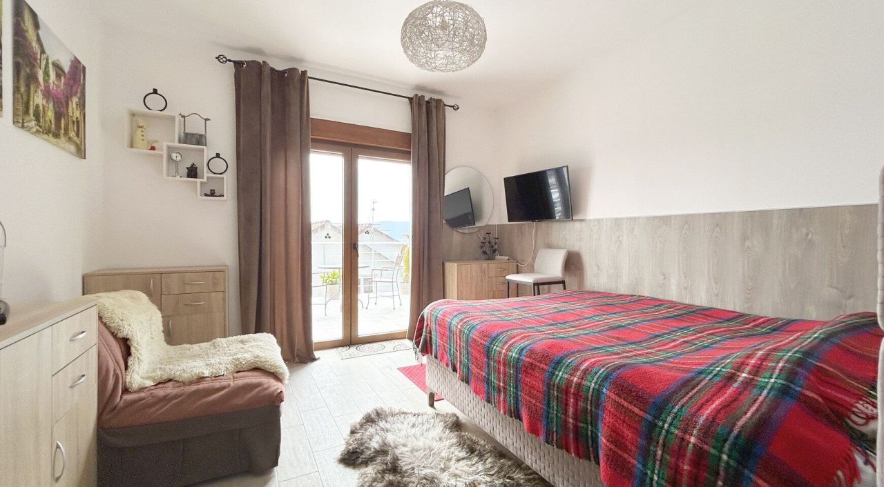 Квартира в Тивате, Черногория, 77 м² - фото 10