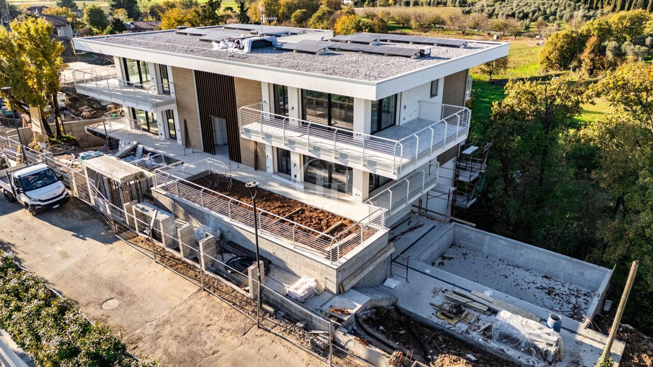 Апартаменты у озера Гарда, Италия, 188 м² - фото 13