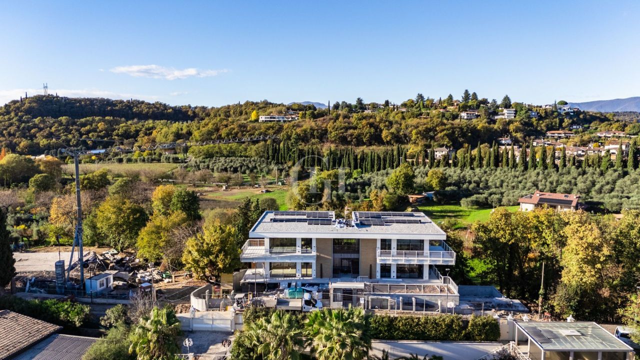 Апартаменты у озера Гарда, Италия, 188 м² - фото 18