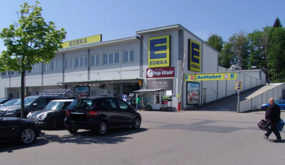 Магазин в Баварском Лесу, Германия, 3 650 м² - фото 1