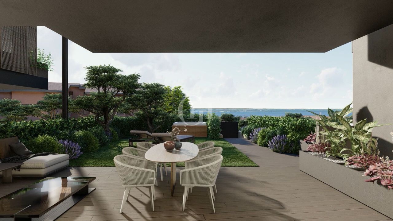 Пентхаус у озера Гарда, Италия, 199 м² - фото 10