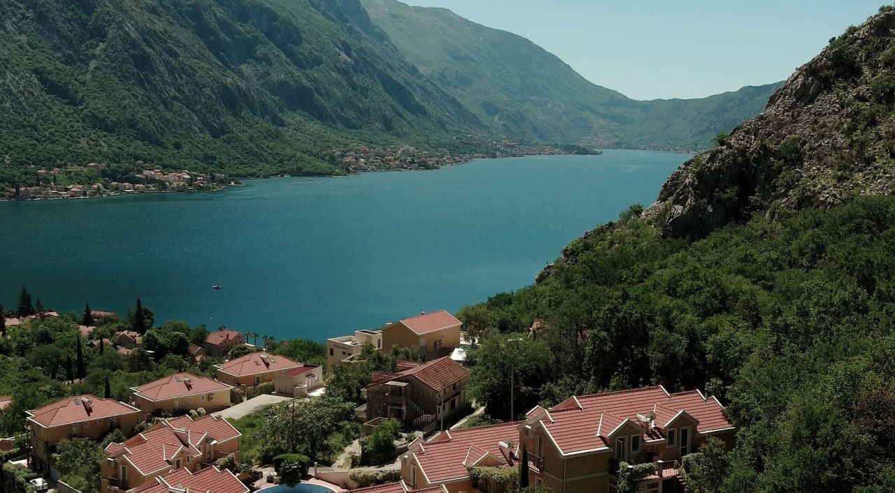 Квартира в Ораховаце, Черногория, 178 м² - фото 15