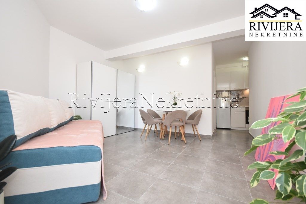 Квартира в Херцег-Нови, Черногория, 28 м² - фото 1