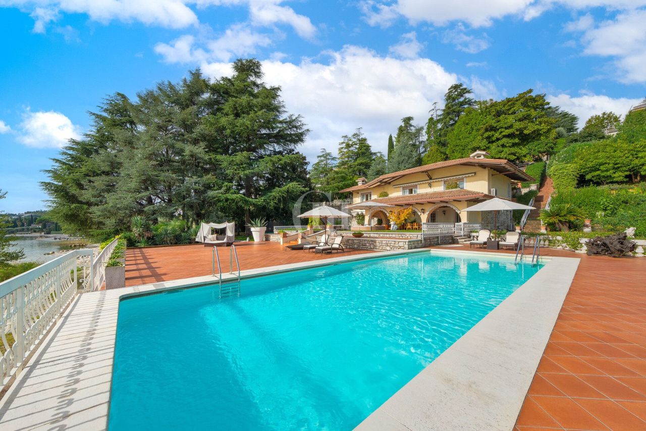 Вилла у озера Гарда, Италия, 1 000 м² - фото 3