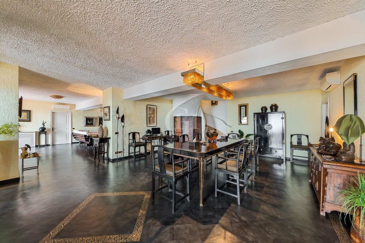 Вилла у озера Гарда, Италия, 1 000 м² - фото 11