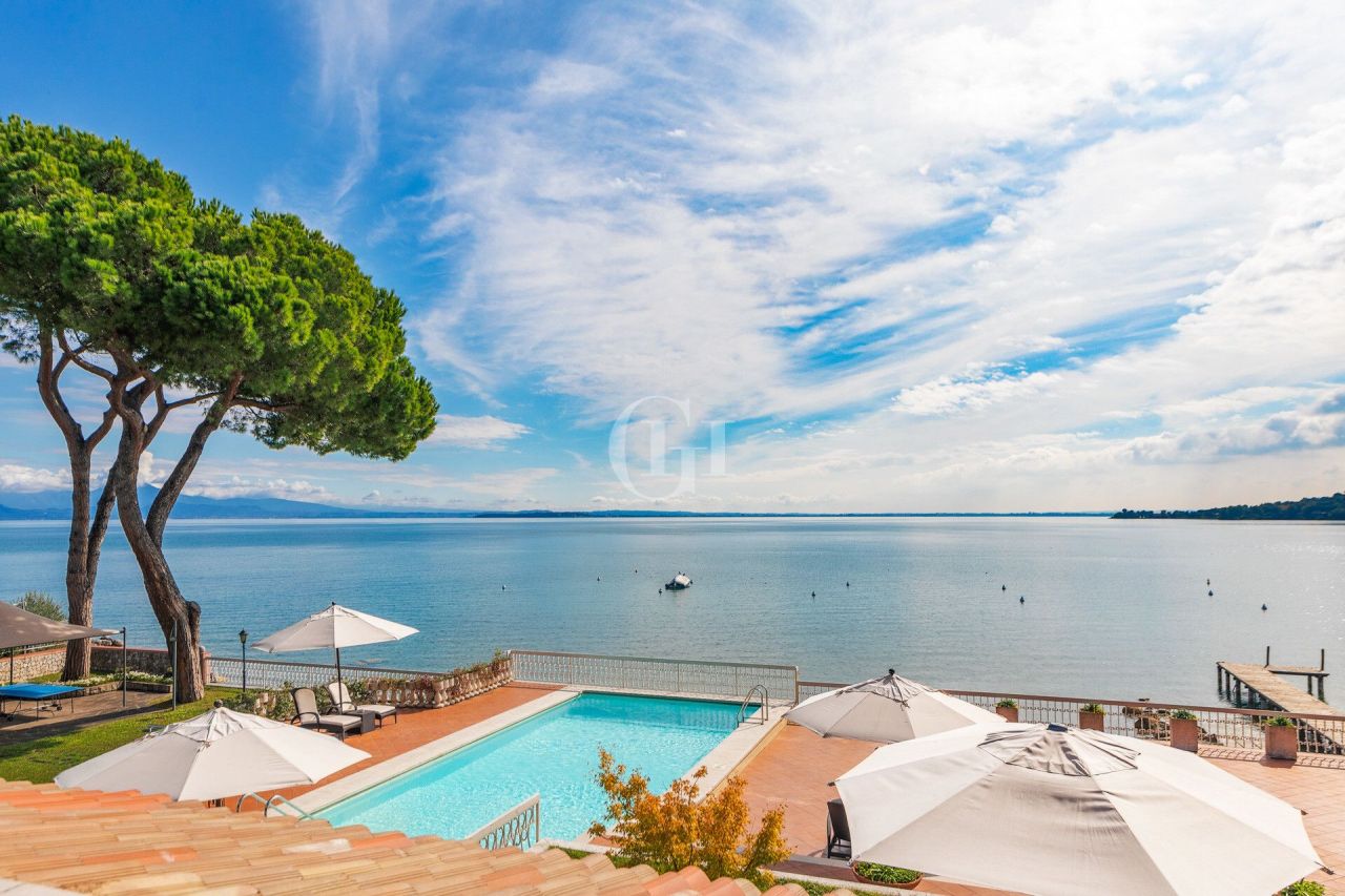 Вилла у озера Гарда, Италия, 1 000 м² - фото 18