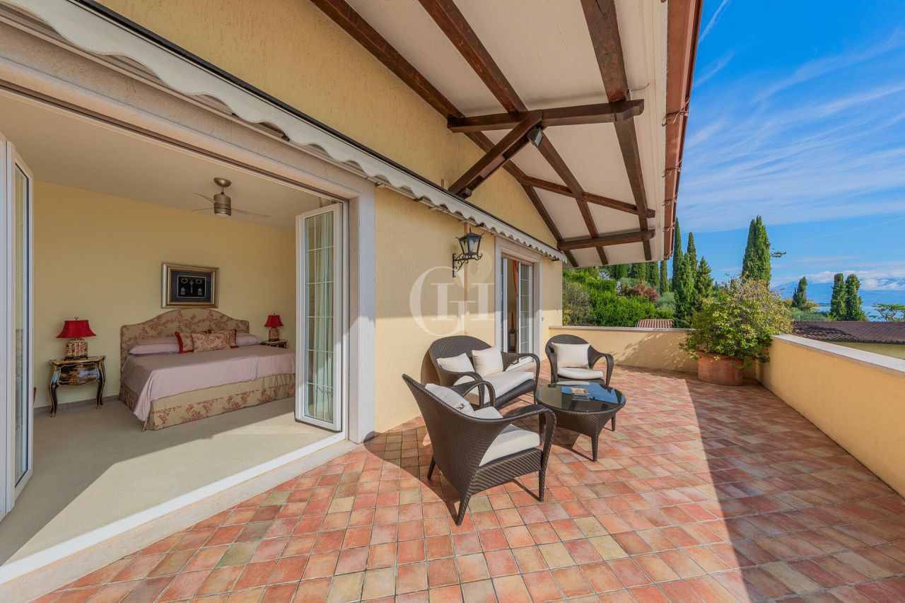 Вилла у озера Гарда, Италия, 1 000 м² - фото 17