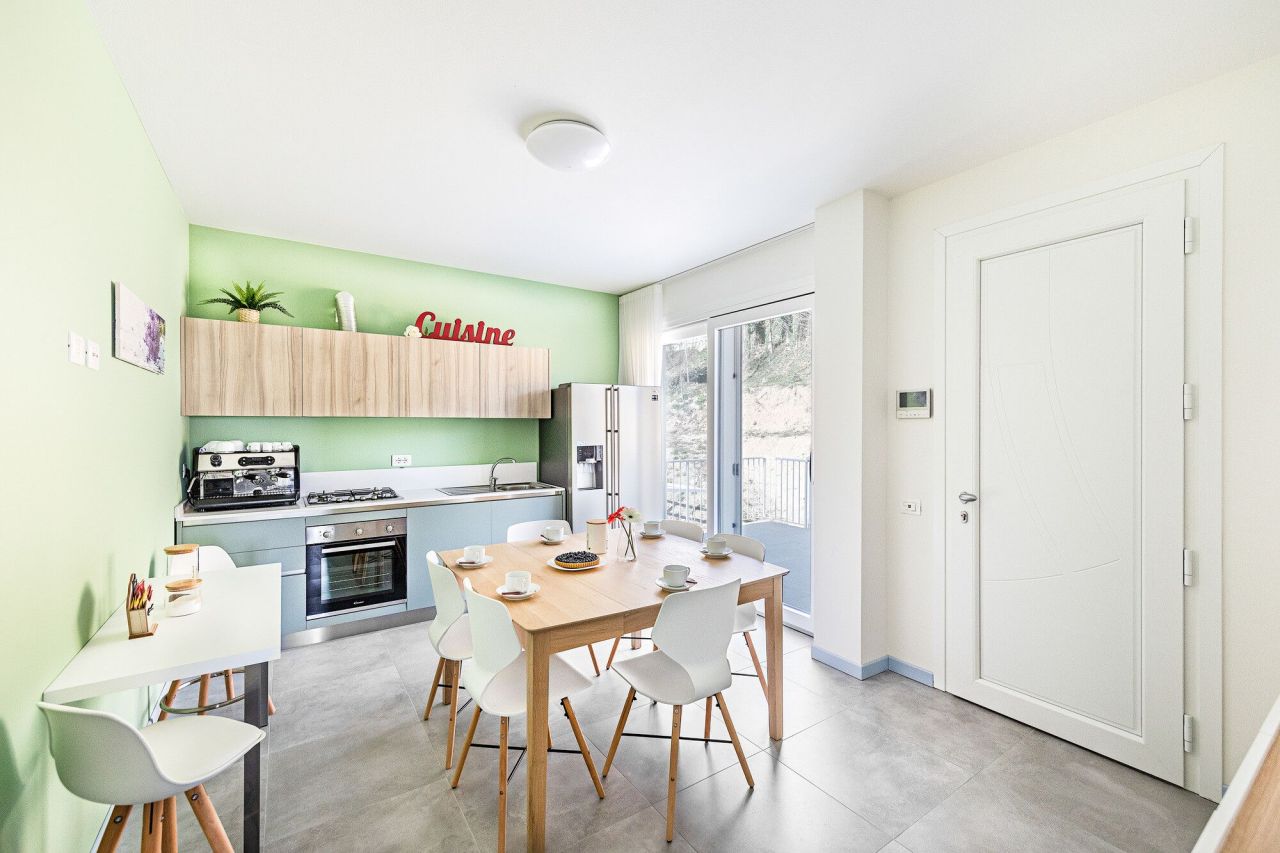 Вилла у озера Гарда, Италия, 390 м² - фото 9