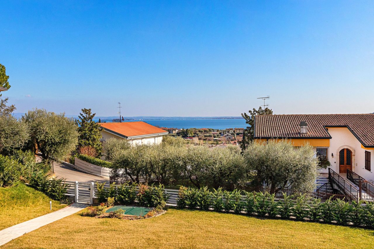 Вилла у озера Гарда, Италия, 390 м² - фото 5