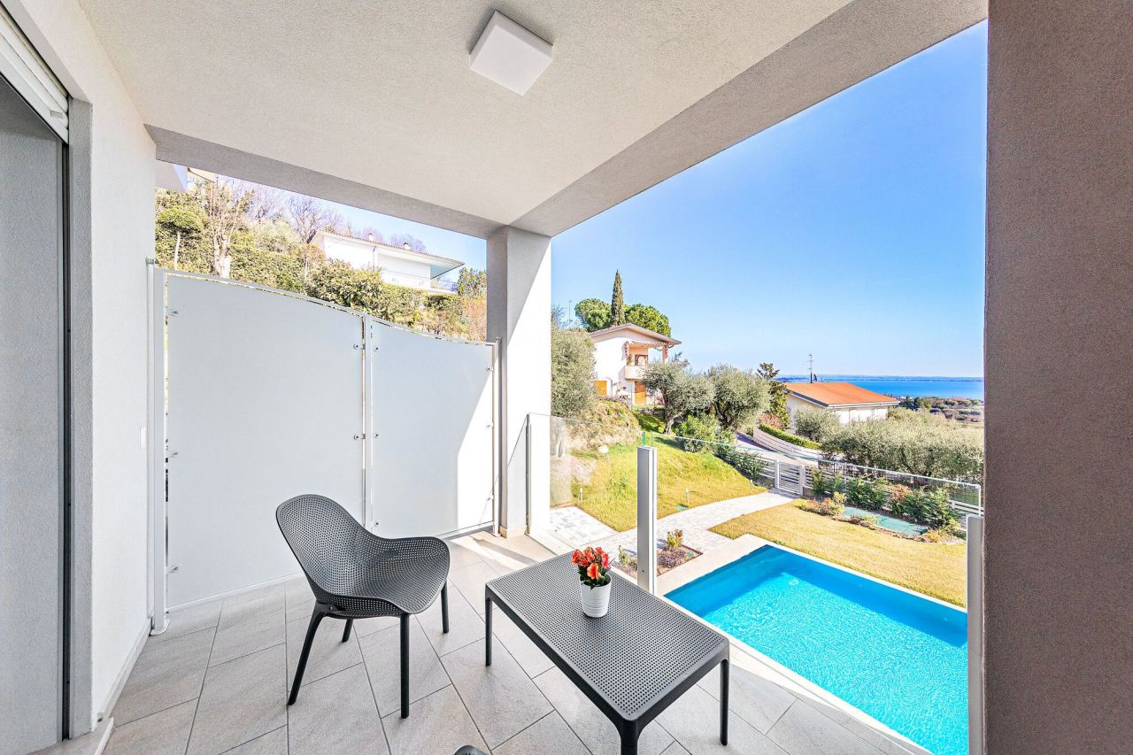 Вилла у озера Гарда, Италия, 390 м² - фото 13