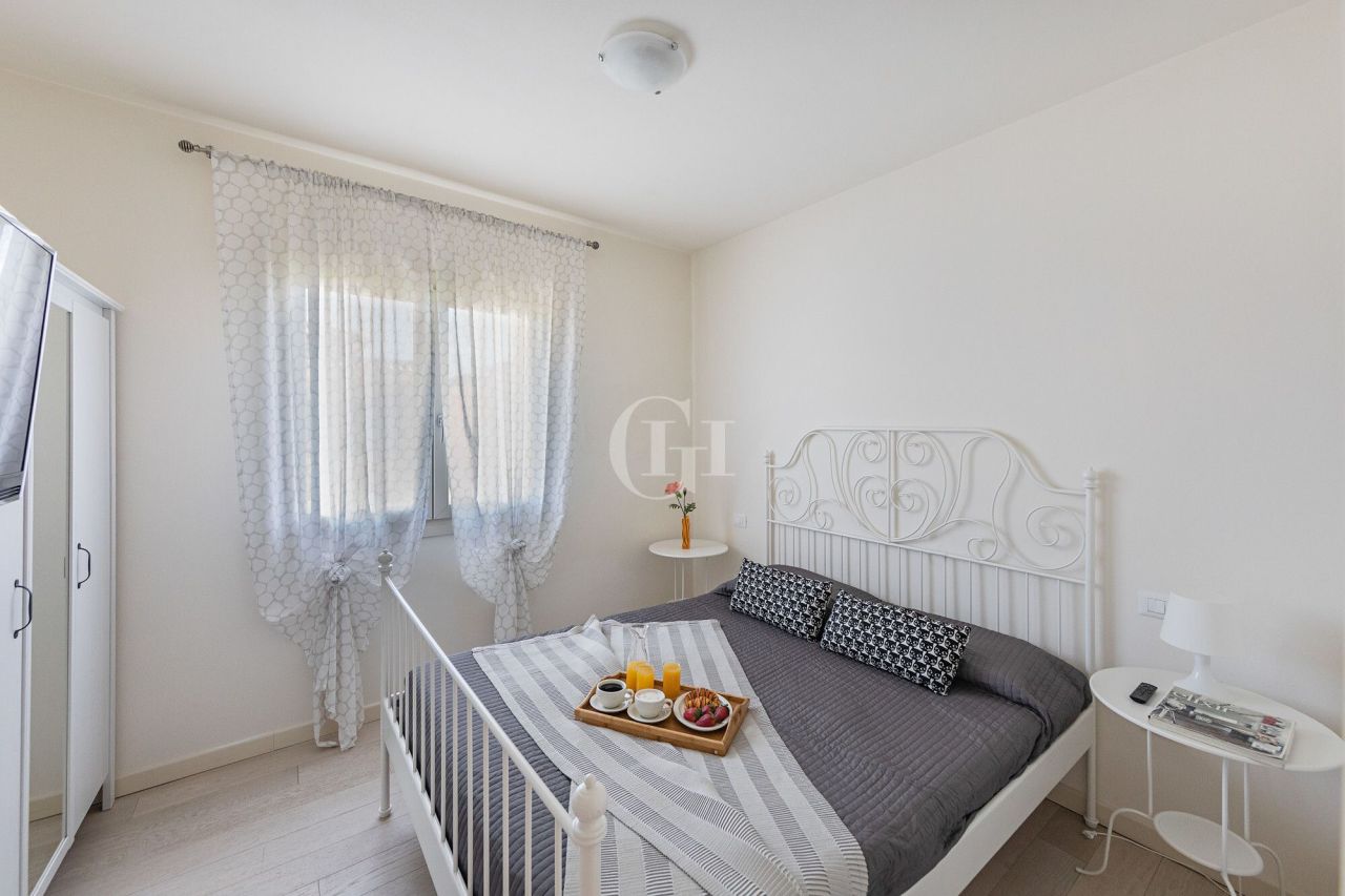 Вилла у озера Гарда, Италия, 150 м² - фото 12