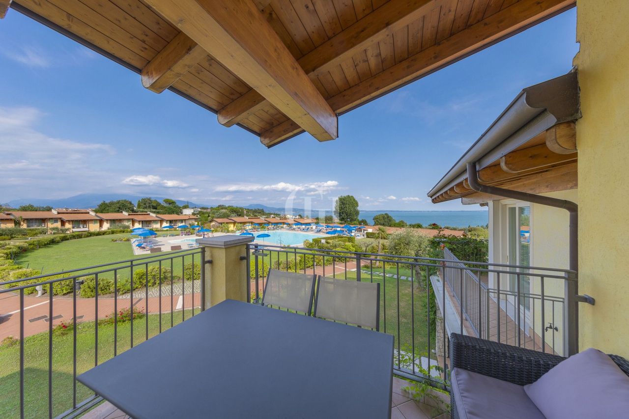 Апартаменты у озера Гарда, Италия, 77 м² - фото 2