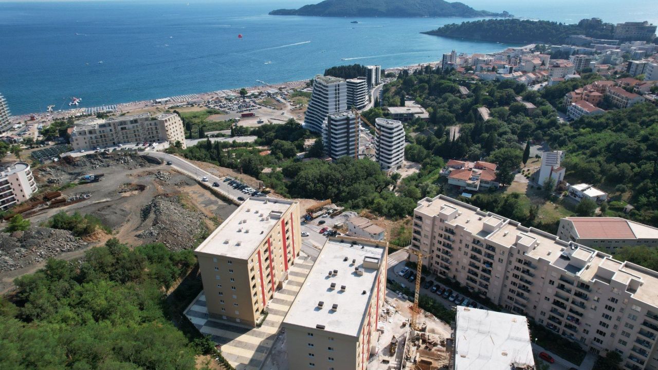 Апартаменты в Бечичи, Черногория, 43 м² - фото 1