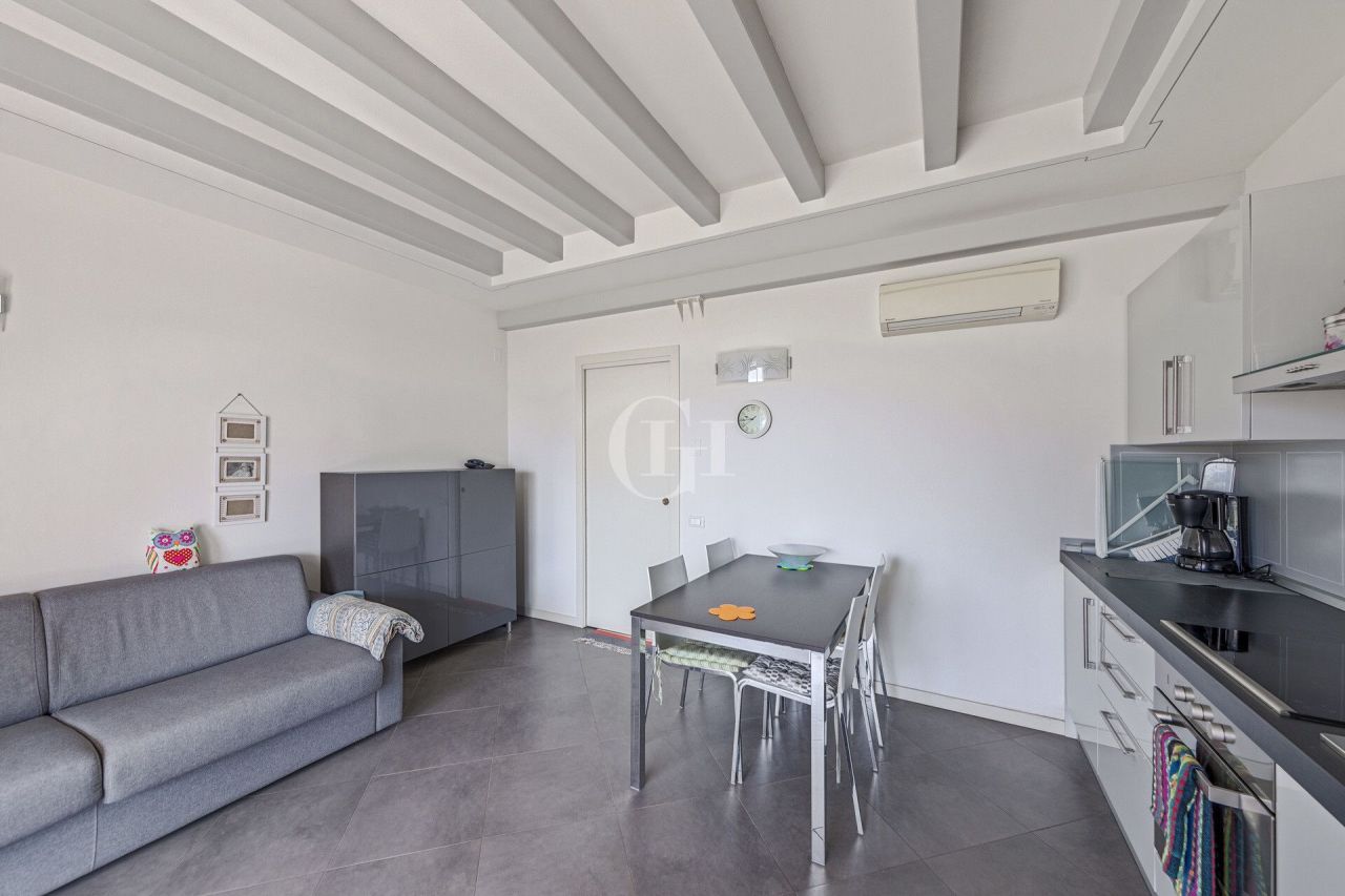 Апартаменты у озера Гарда, Италия, 77 м² - фото 5