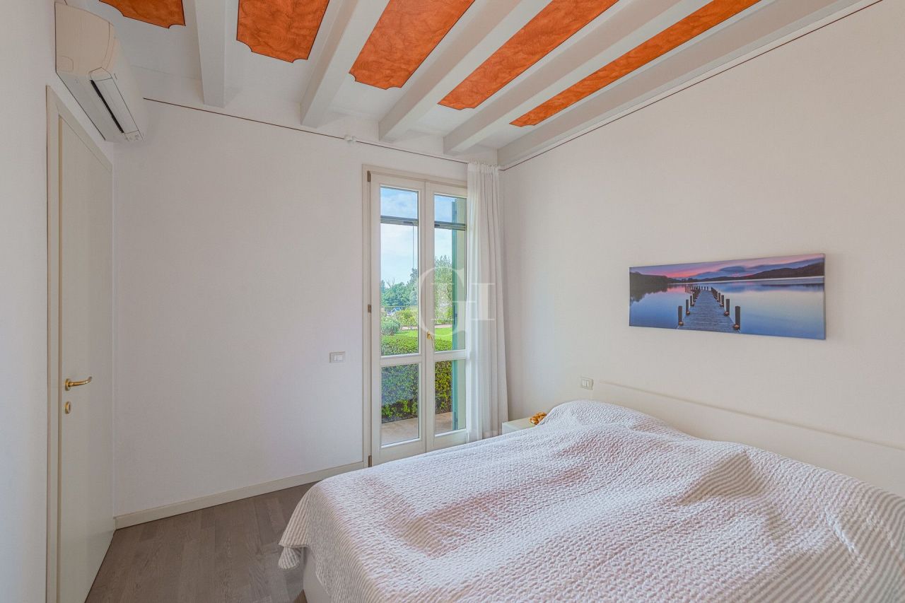 Апартаменты у озера Гарда, Италия, 77 м² - фото 6