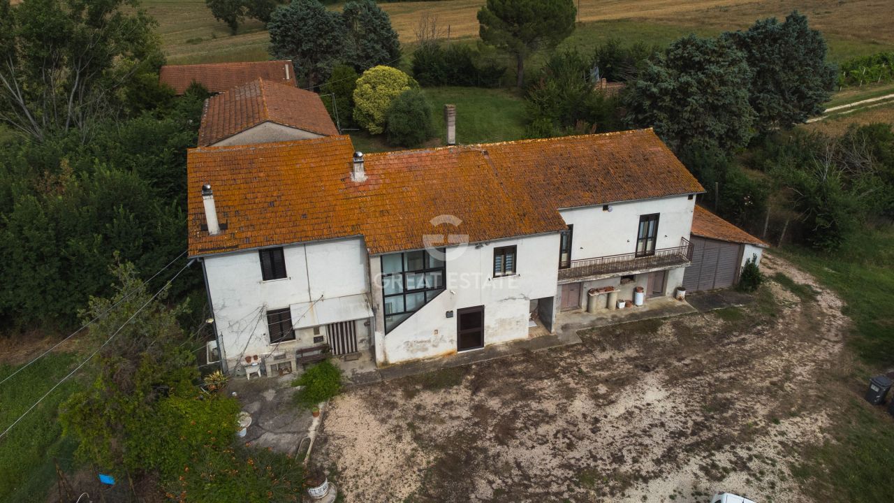 Дом в Монтефалько, Италия, 514 м² - фото 5