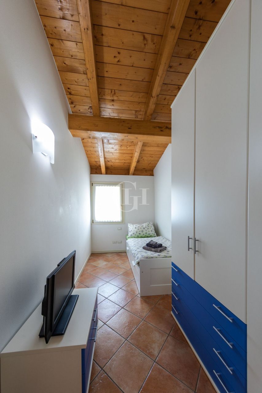 Апартаменты у озера Гарда, Италия, 85 м² - фото 8