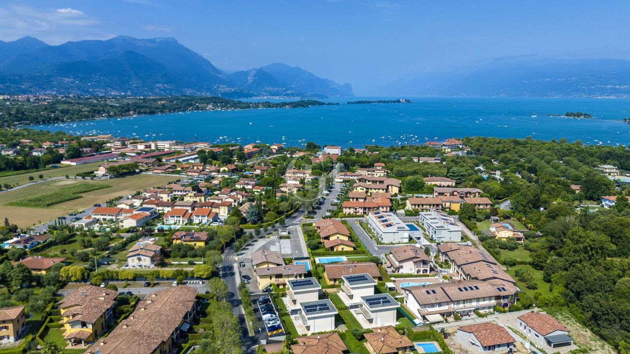 Вилла у озера Гарда, Италия, 220 м² - фото 18