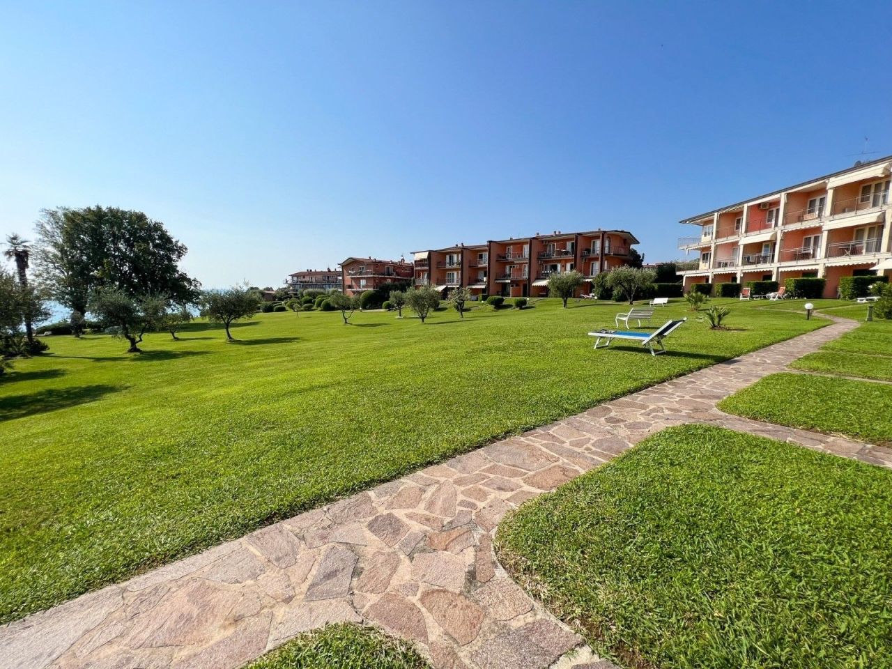 Апартаменты у озера Гарда, Италия, 50 м² - фото 14