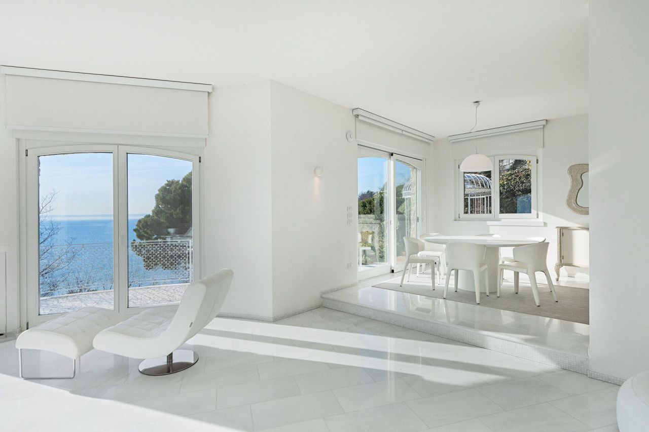 Вилла у озера Гарда, Италия, 400 м² - фото 6