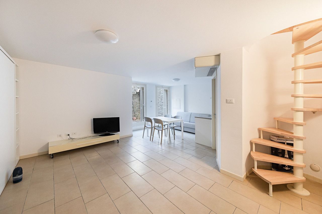 Вилла у озера Гарда, Италия, 172 м² - фото 14