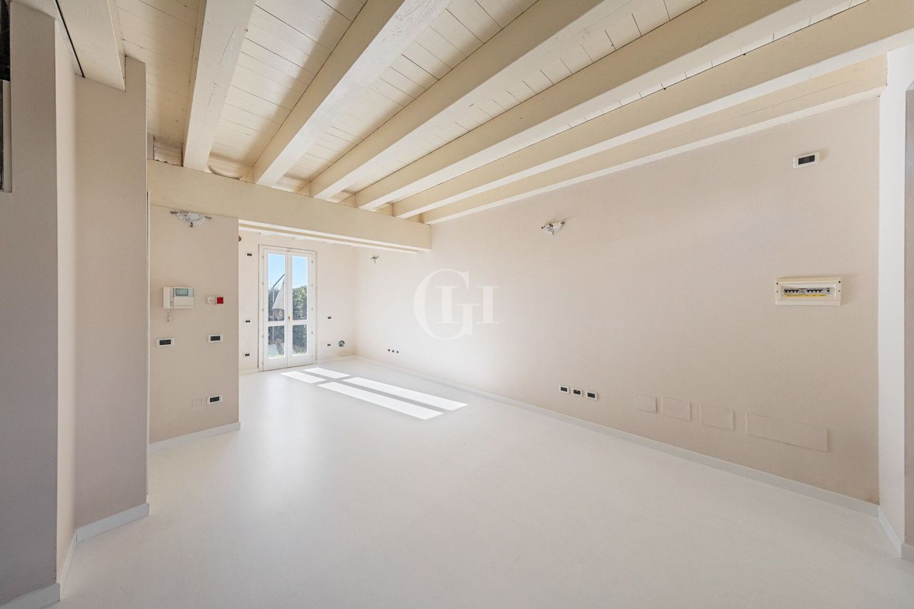 Апартаменты у озера Гарда, Италия, 95 м² - фото 4