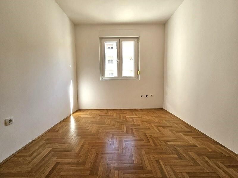 Квартира в Тивате, Черногория, 60 м² - фото 4