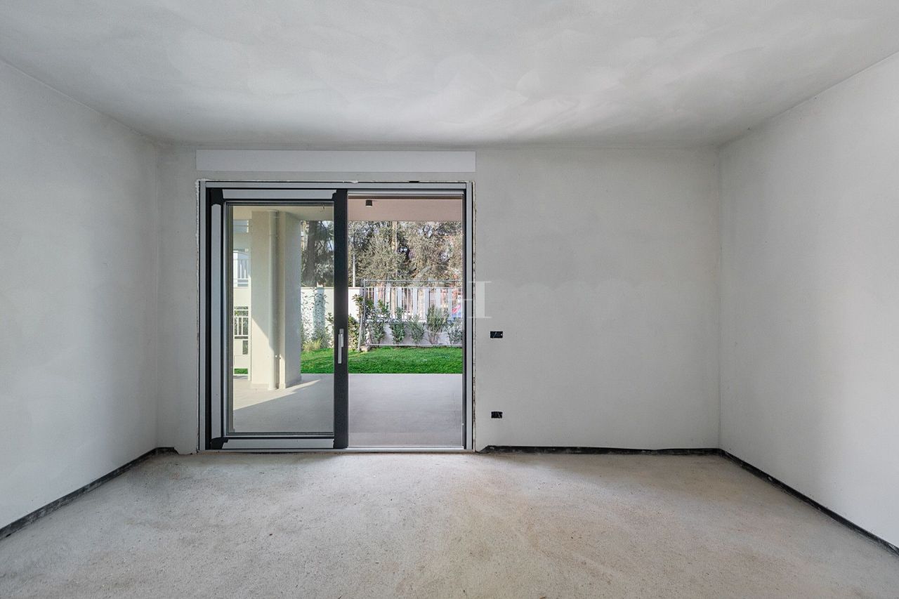 Апартаменты у озера Гарда, Италия, 114 м² - фото 16