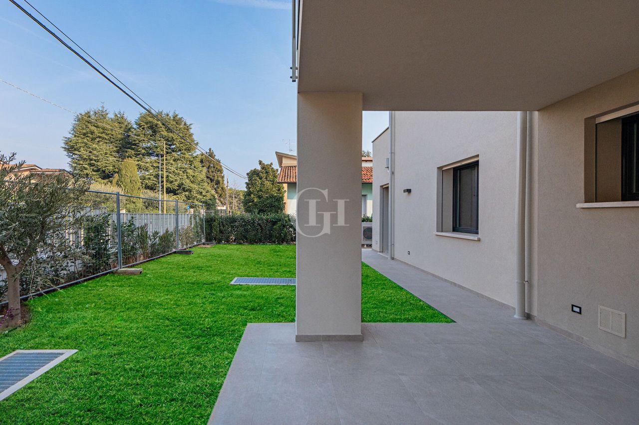 Апартаменты у озера Гарда, Италия, 114 м² - фото 14