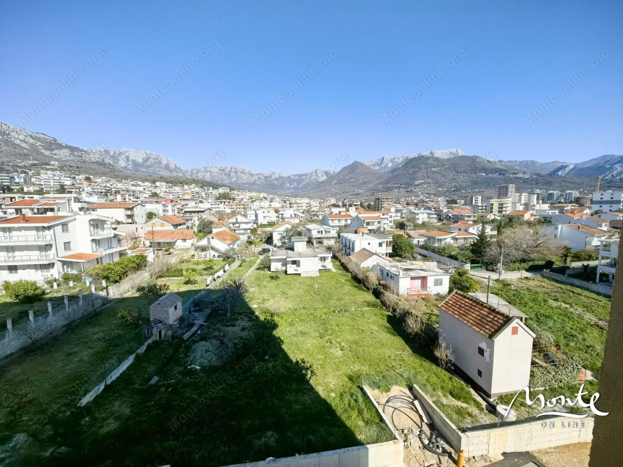 Квартира в Баре, Черногория, 60 м² - фото 1