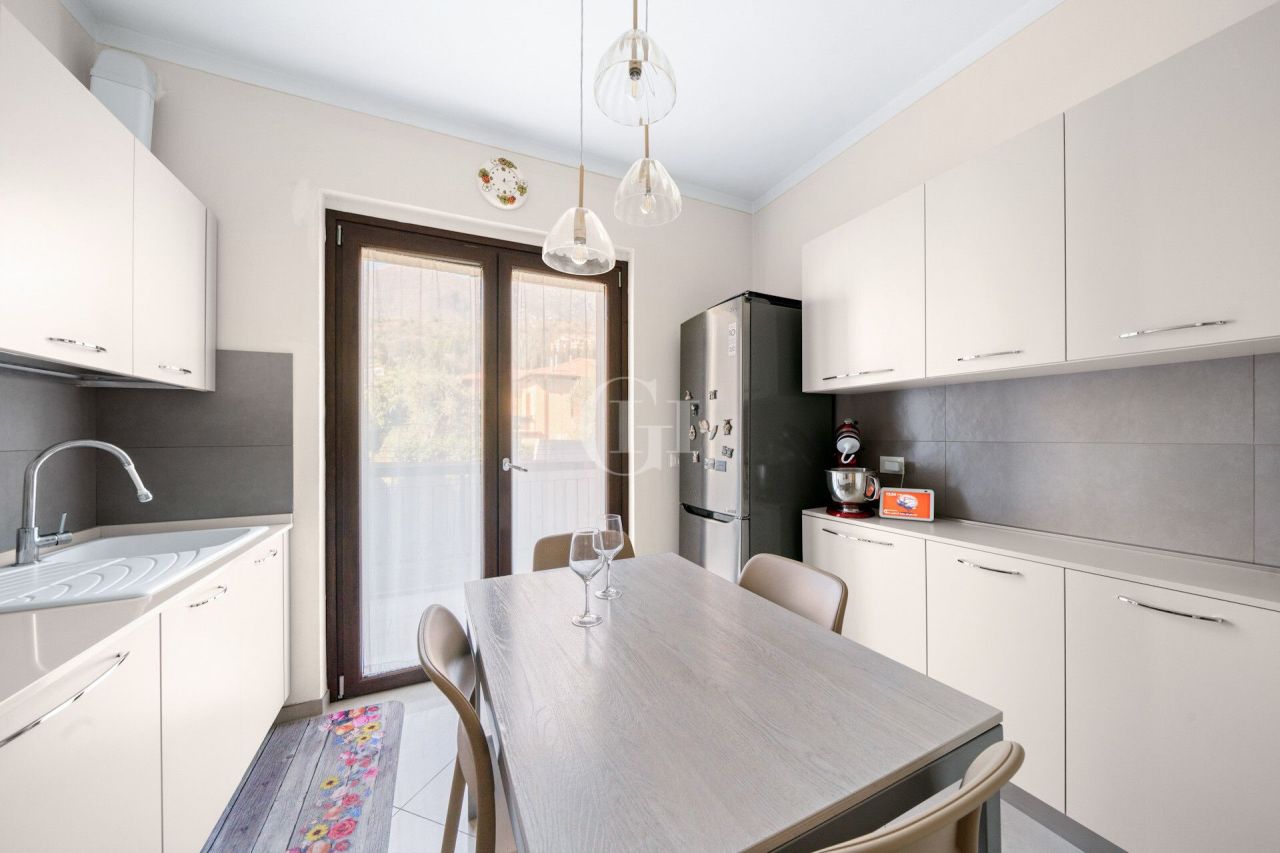 Вилла у озера Гарда, Италия, 160 м² - фото 5