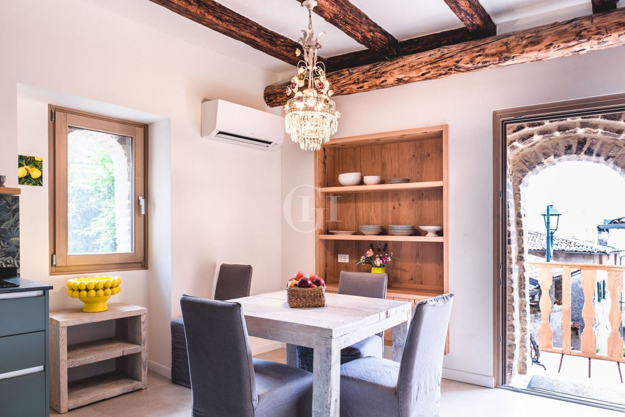 Дом у озера Гарда, Италия, 191 м² - фото 5