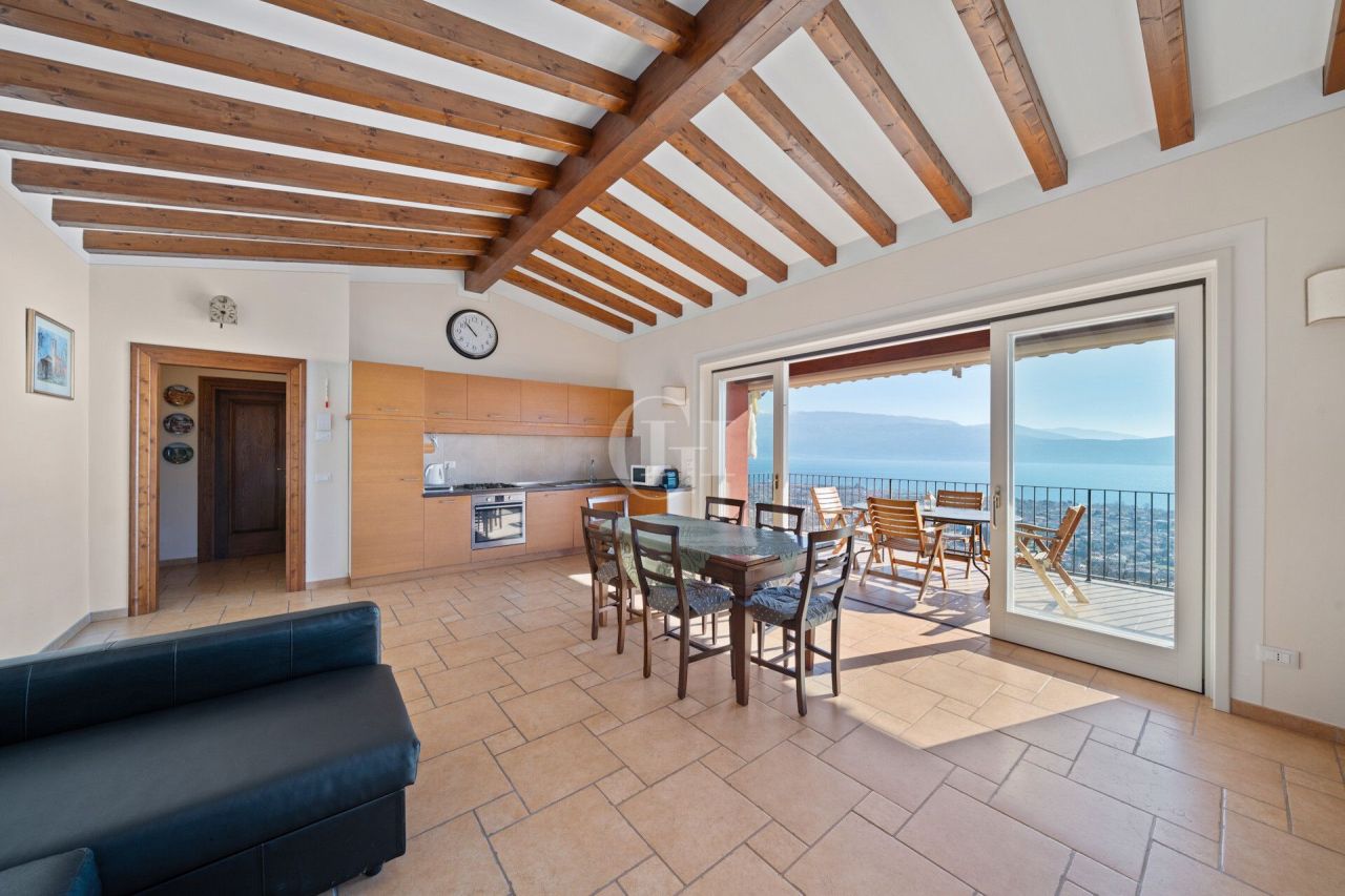 Вилла у озера Гарда, Италия, 160 м² - фото 4