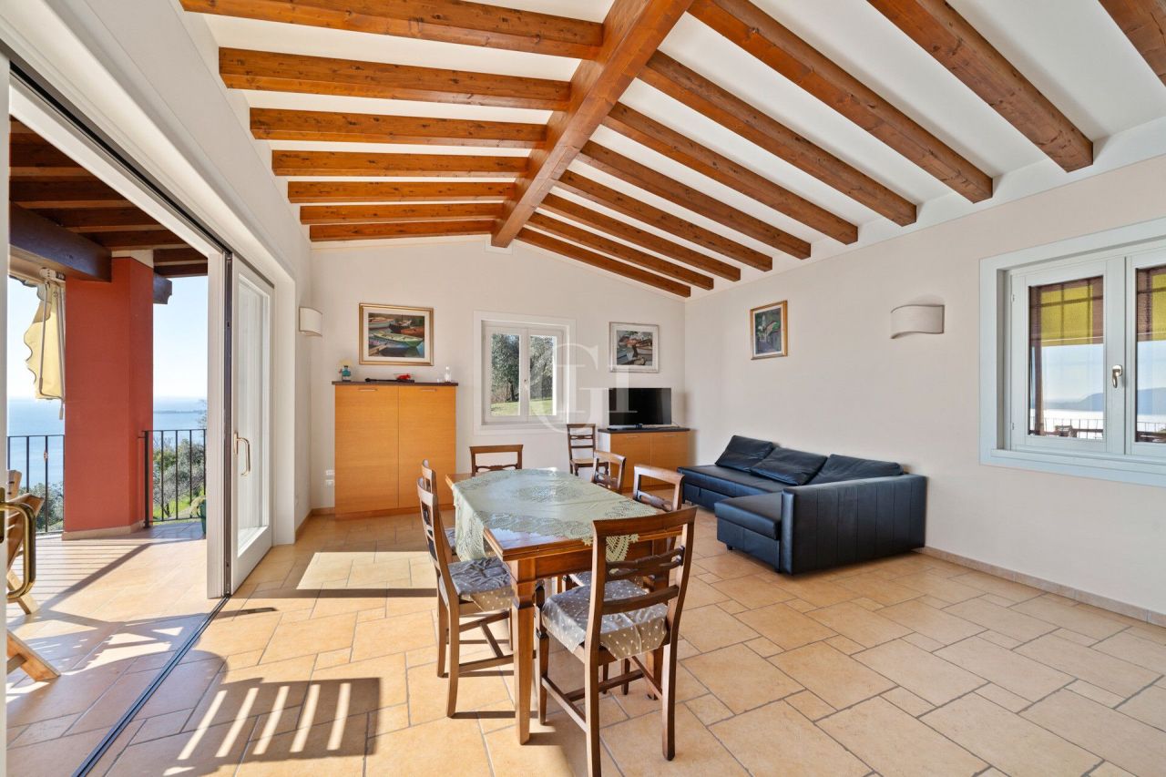 Вилла у озера Гарда, Италия, 160 м² - фото 5