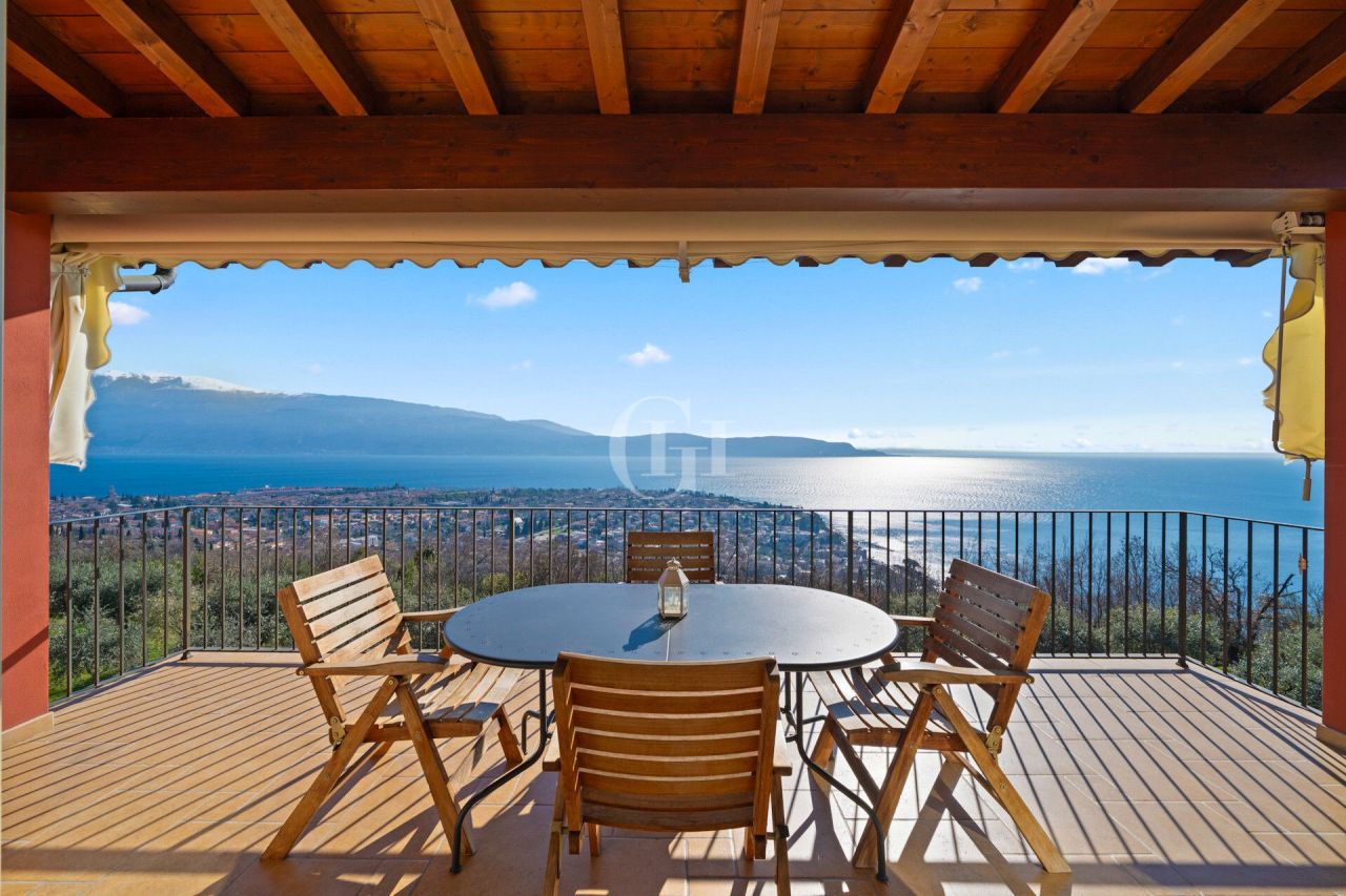 Вилла у озера Гарда, Италия, 160 м² - фото 6