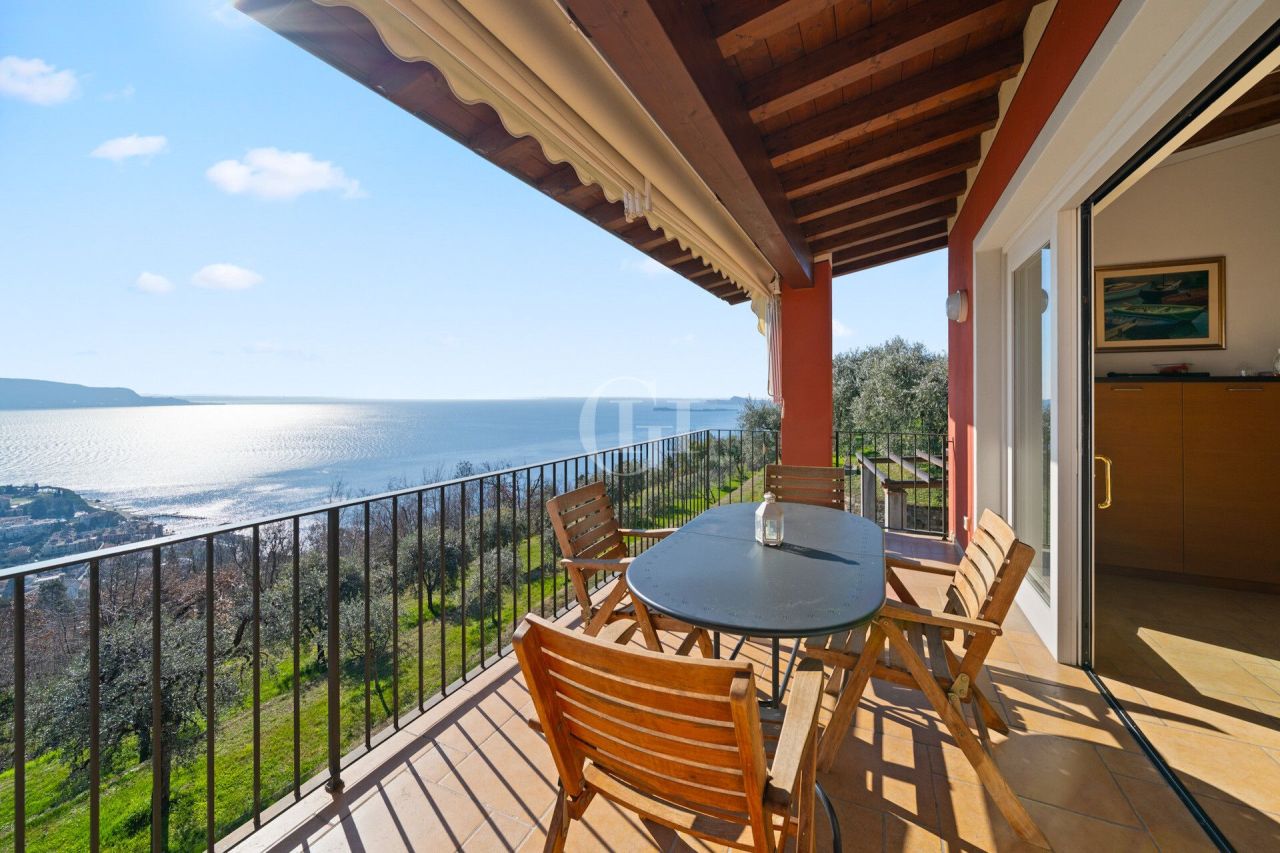 Вилла у озера Гарда, Италия, 160 м² - фото 7