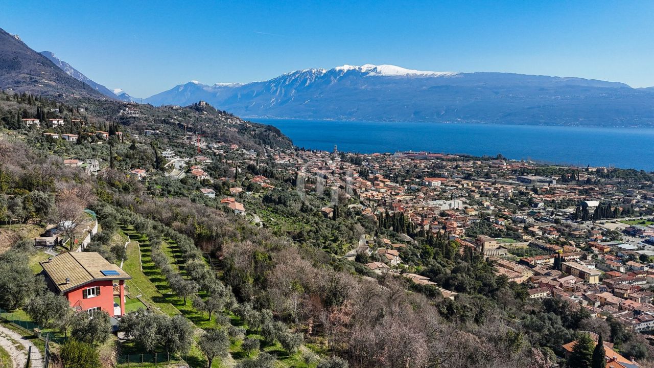 Вилла у озера Гарда, Италия, 160 м² - фото 10