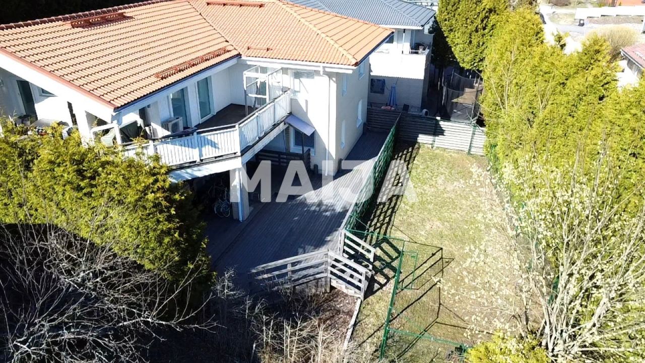 Дом в Вантаа, Финляндия, 231 м² - фото 1