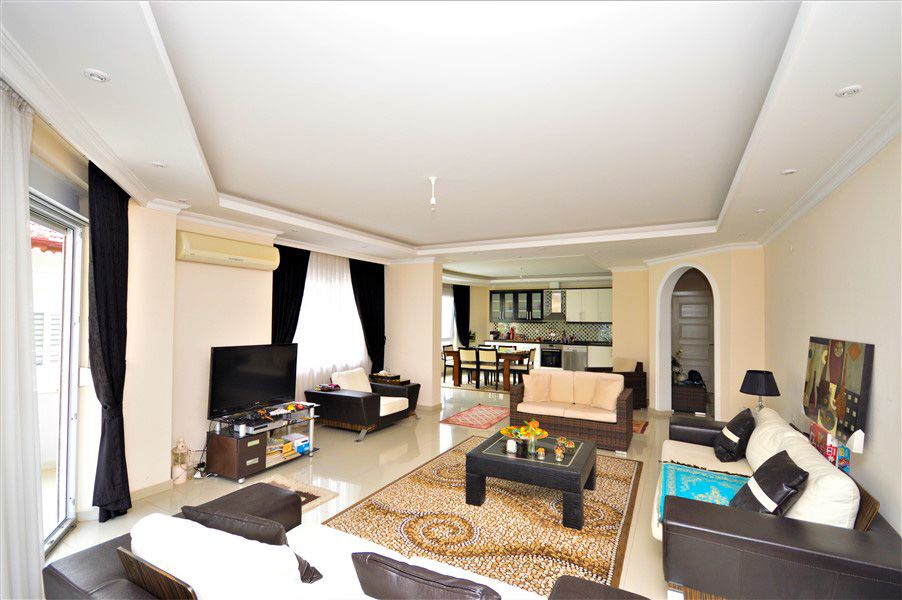 Квартира в Алании, Турция, 300 м² - фото 1